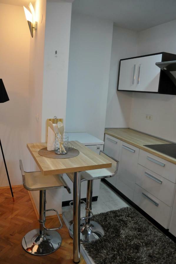 Апартаменты Apartman Dina Тузла Экстерьер фото