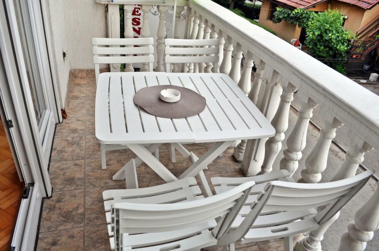 Апартаменты Apartman Dina Тузла Экстерьер фото